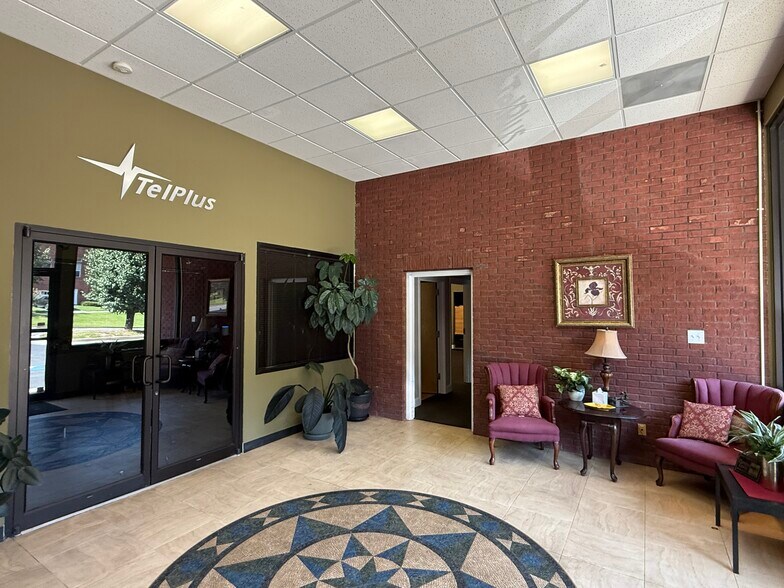 99 Grove Park Ln, Woodstock, GA à vendre - Photo du bâtiment - Image 2 de 29