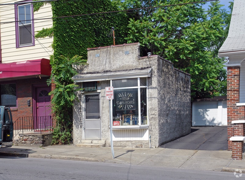 2303 15th St, Troy, NY for sale - Building Photo - Image 2 of 4