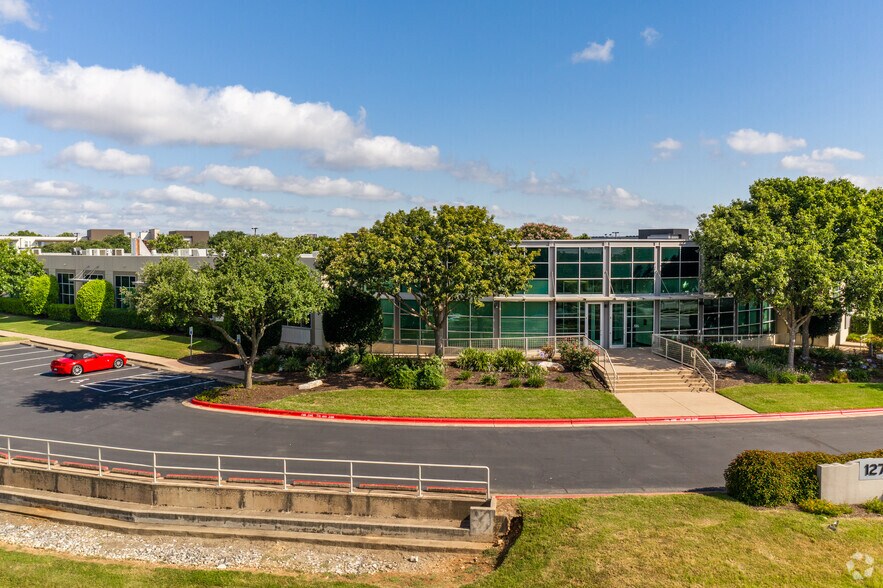 12708 Riata Vista Cir, Austin, TX à louer - Photo du bâtiment - Image 2 de 17