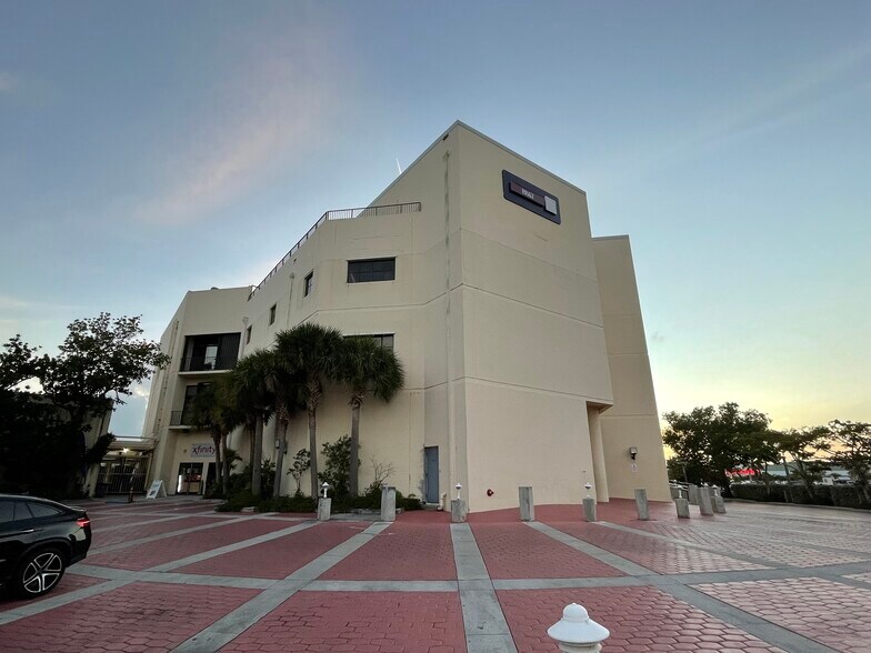 1010 kennedy Dr, Key West, FL à vendre - Photo du bâtiment - Image 3 de 10