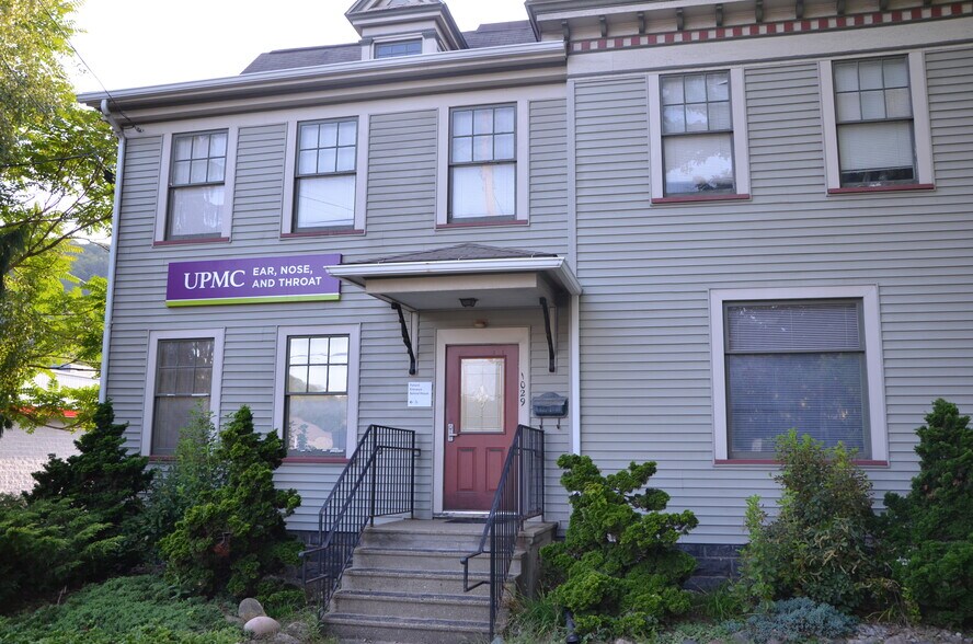 1029 Liberty St, Franklin, PA à vendre - Photo du bâtiment - Image 3 de 15