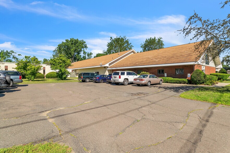 79 Mainline Dr, Westfield, MA à vendre - Photo du bâtiment - Image 3 de 26