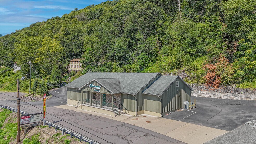 1477 W Main St, Plymouth, PA à vendre - Photo du bâtiment - Image 3 de 23