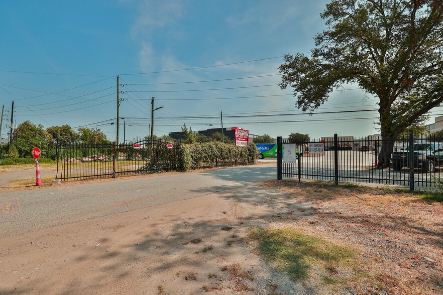 11615 Cutten Rd, Houston, TX for sale - Building Photo - Image 3 of 6