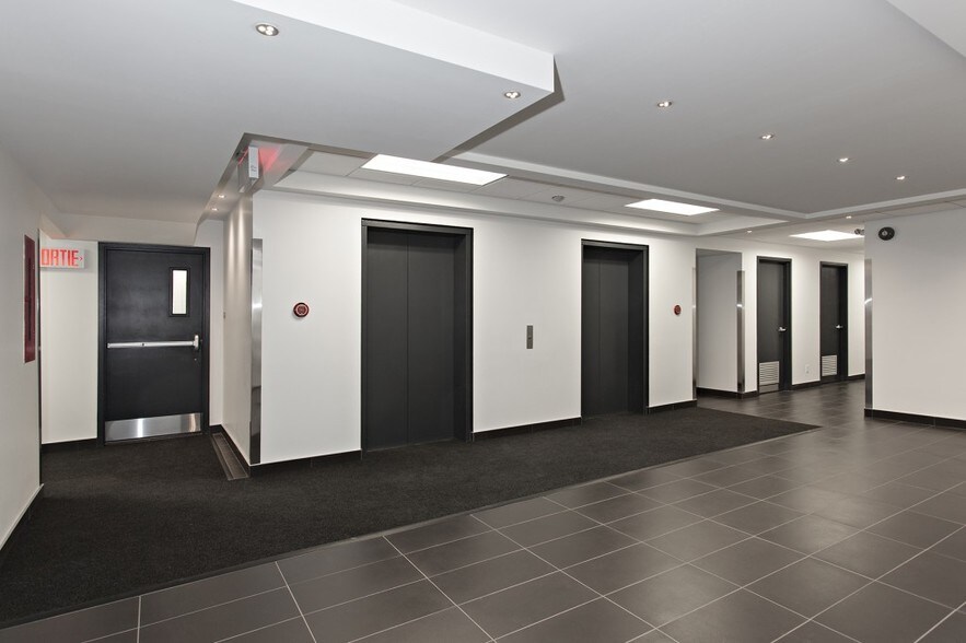 750 Boul Marcel-Laurin, Montréal, QC à louer - Photo intérieure - Image 3 de 13