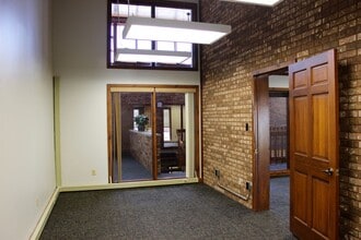 2176 N Biomet Dr, Warsaw, IN for lease Interior Photo- Image 1 of 5