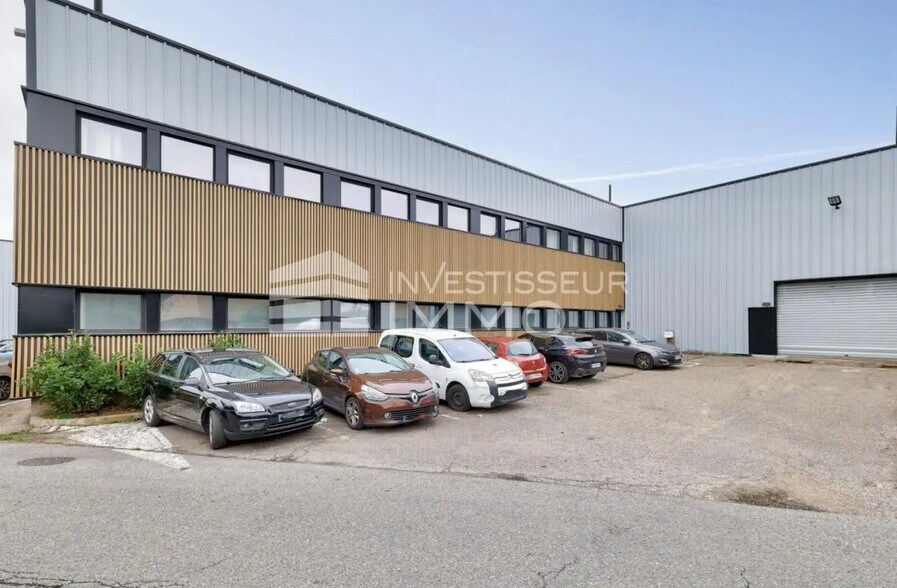 Flex dans Villeneuve-la-Garenne à louer - Photo du bâtiment - Image 2 de 6