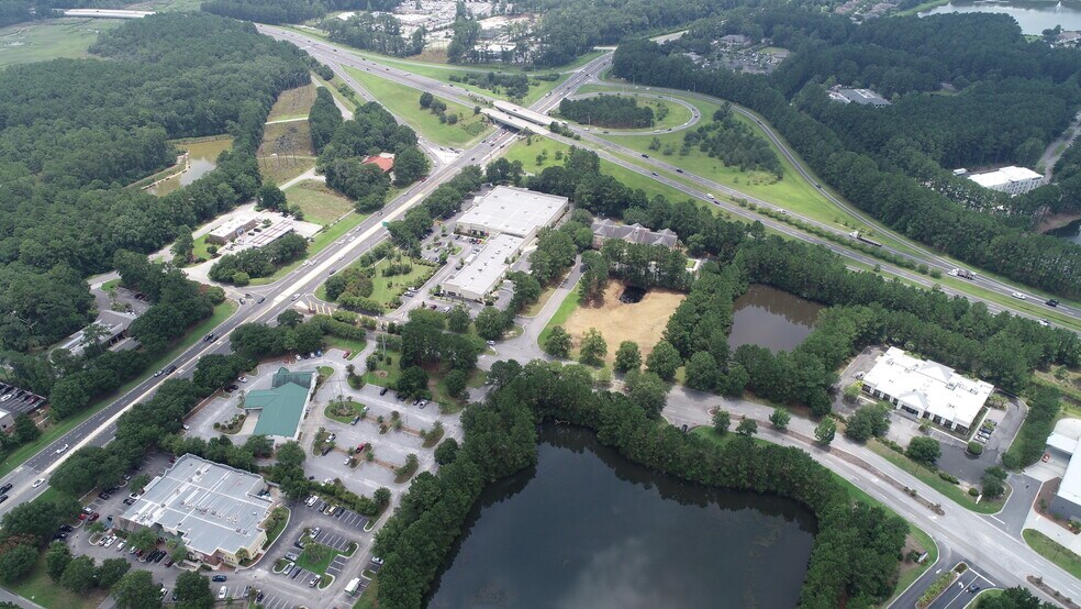 109 Okatie Center Blvd, Bluffton, SC à vendre - Photo du bâtiment - Image 2 de 3