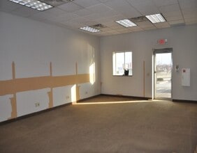 311 10th Ave S, Buffalo, MN for lease Interior Photo- Image 2 of 7