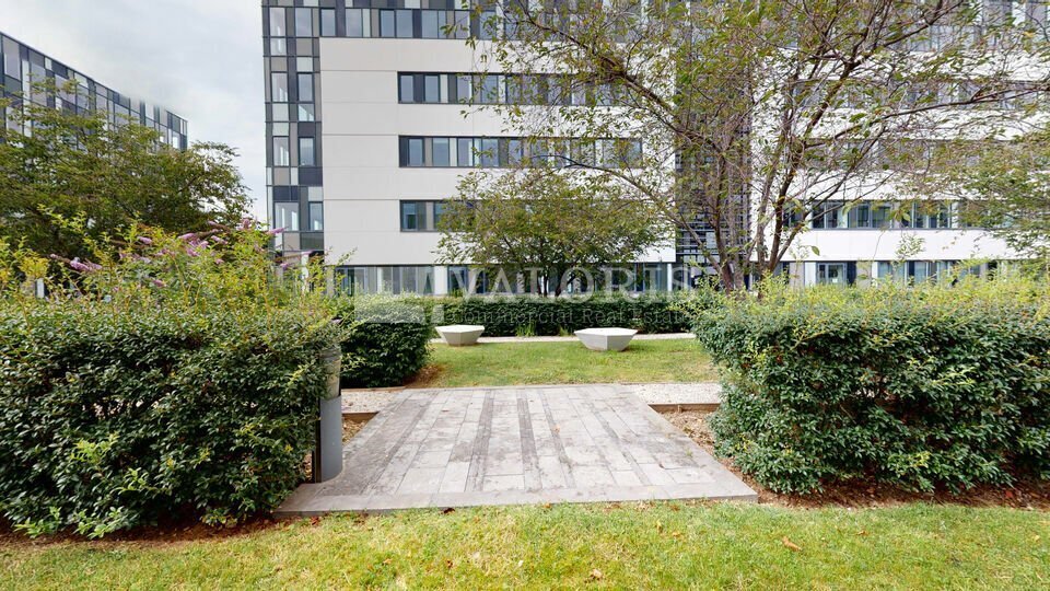 Bureau dans Lyon à louer - Photo du bâtiment - Image 1 de 16