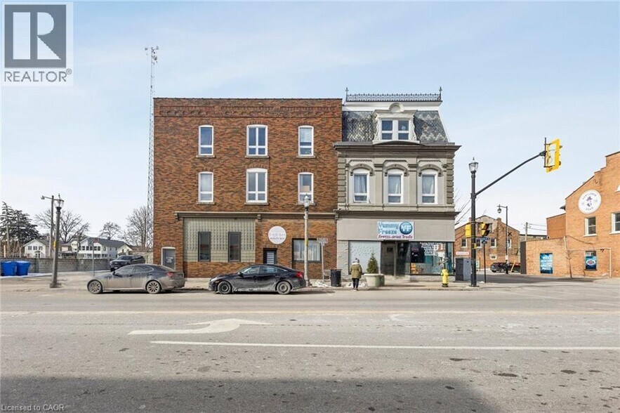 56 Norfolk St S, Simcoe, ON à vendre - Photo du bâtiment - Image 3 de 3