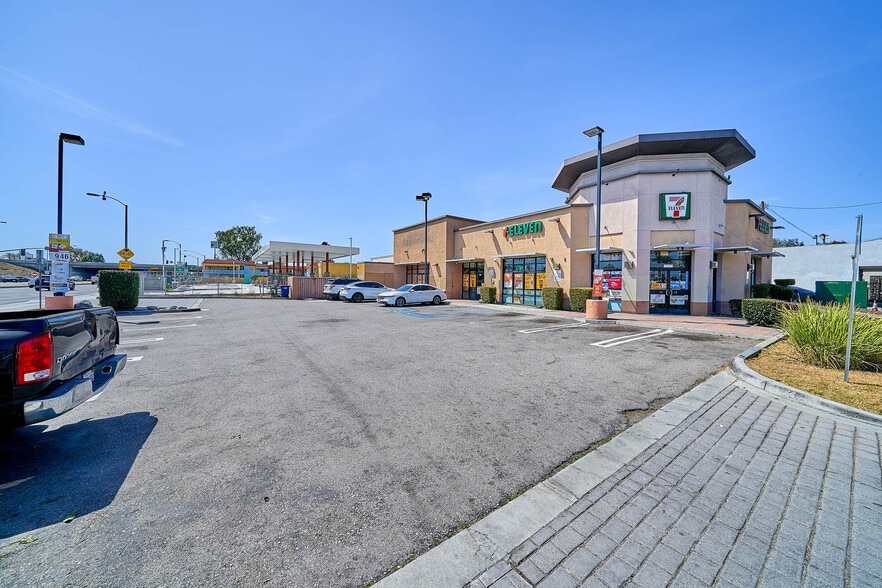 11759 Carson St, Lakewood, CA for sale - Building Photo - Image 2 of 15
