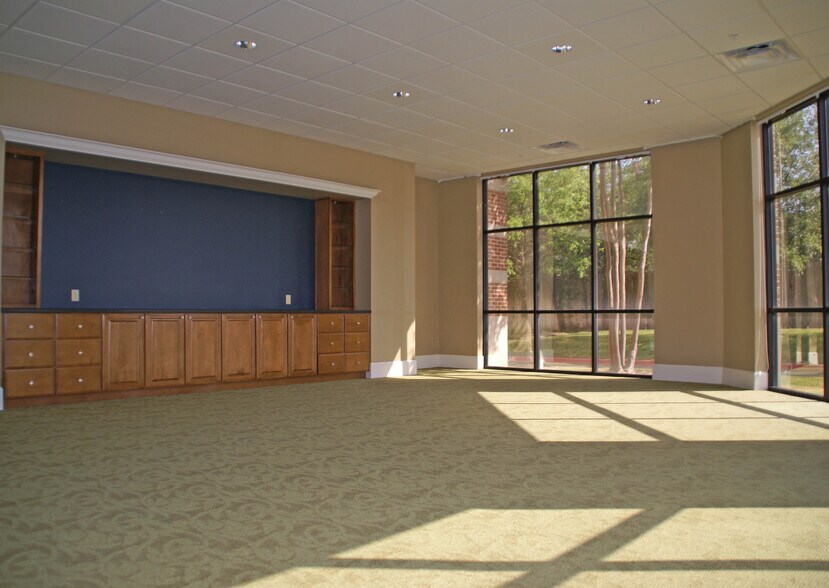 1630 Briarcrest Dr, Bryan, TX à louer - Photo intérieure - Image 3 de 5