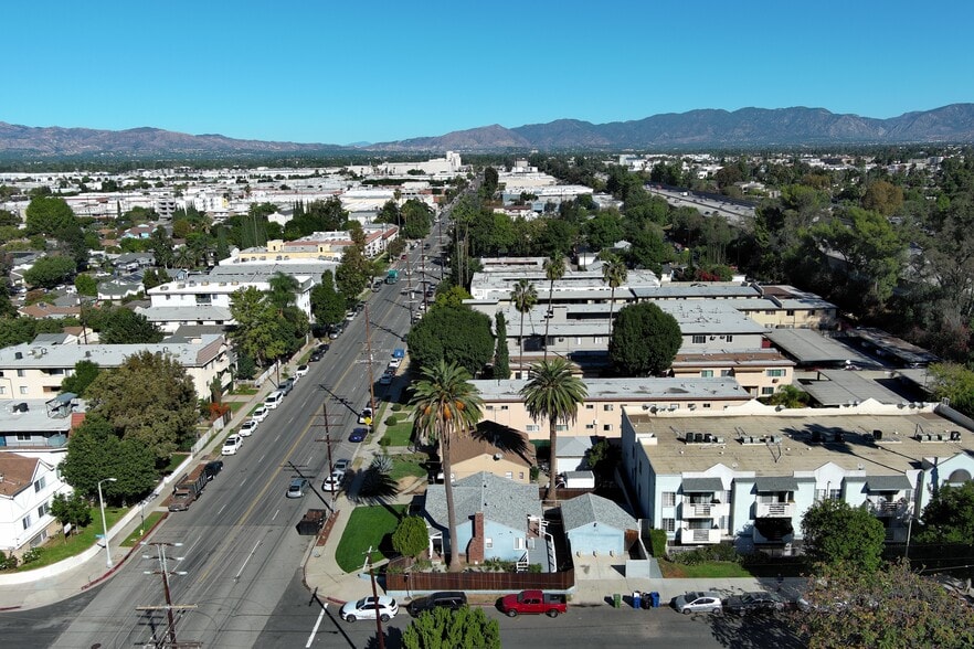 Prime Van Nuys Opportunity portfolio of 2 properties for sale on LoopNet.ca - Building Photo - Image 3 of 6