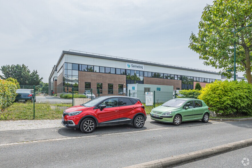 7 Rue Du Commandant D'estienne D'orves, Villeneuve-la-Garenne à louer - Photo du bâtiment - Image 3 de 4