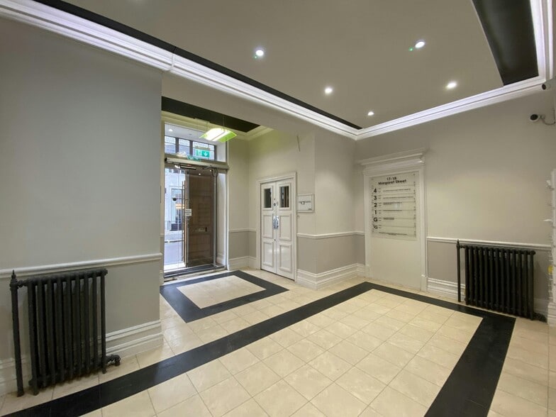 17-18 Margaret St, Londres à louer - Photo du bâtiment - Image 3 de 8
