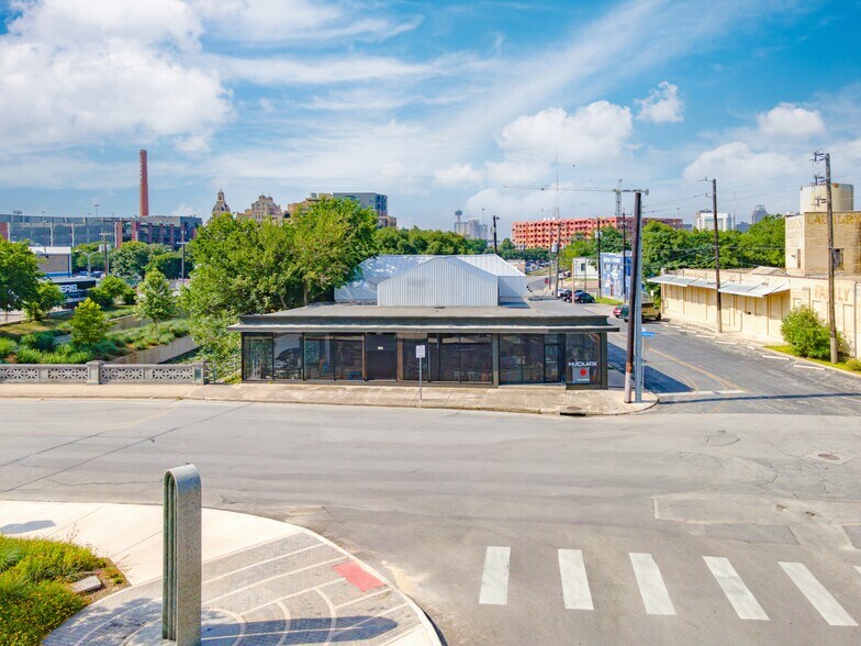 102 W Josephine St, San Antonio, TX for lease - Building Photo - Image 1 of 3