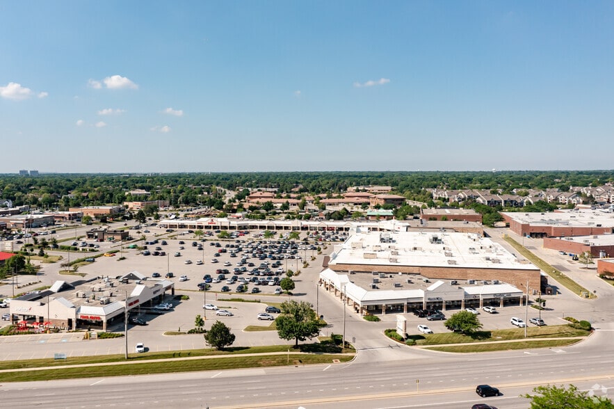 91-109 Danada Sq E, Wheaton, IL for lease - Building Photo - Image 3 of 5