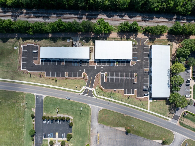 1651 Jefferson St SE st, Athens, AL for lease - Building Photo - Image 2 of 9