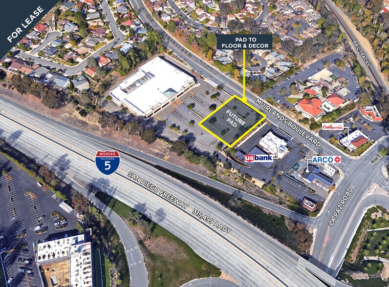 25872 Muirlands Blvd, Mission Viejo, CA à louer - Photo du bâtiment - Image 1 de 3