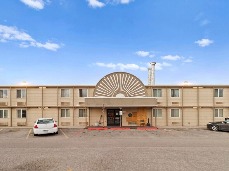 100 W F St, Casper, WY à vendre - Photo du bâtiment - Image 2 de 30