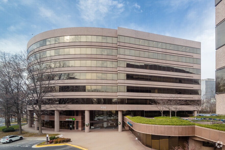 8330 Boone Blvd, Vienna, VA for lease - Building Photo - Image 2 of 8