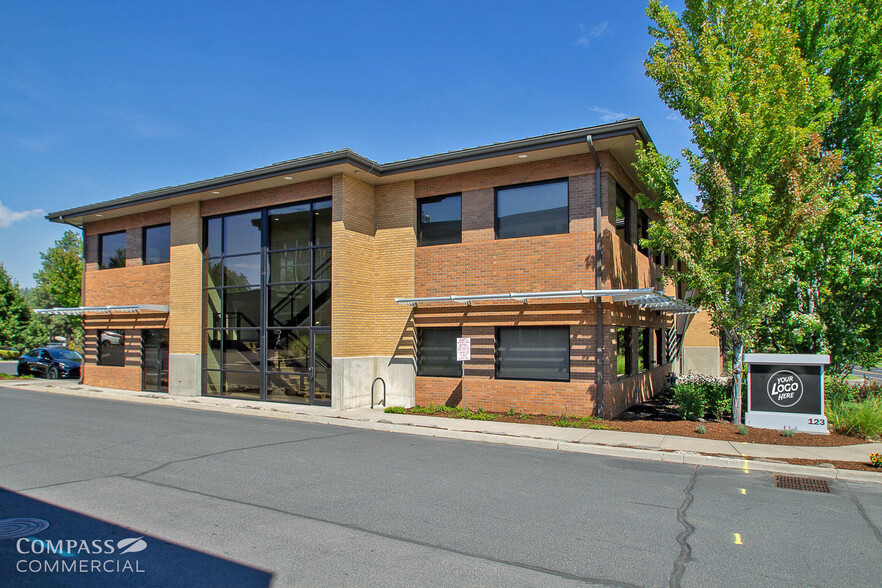 123 SW Columbia St, Bend, OR for lease - Building Photo - Image 1 of 15