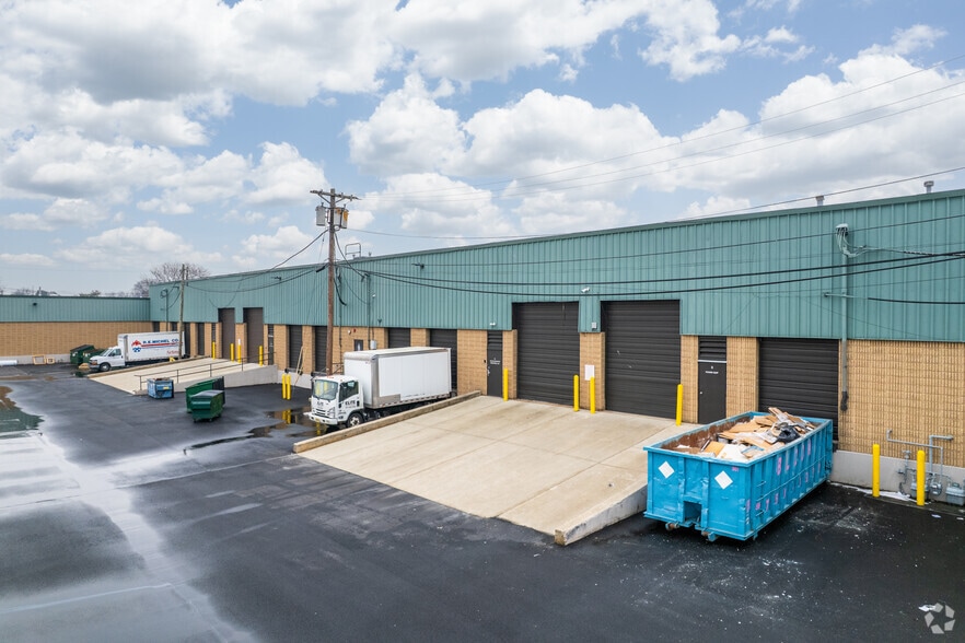 8021 N Route 130, Pennsauken, NJ à louer - Photo du bâtiment - Image 3 de 5