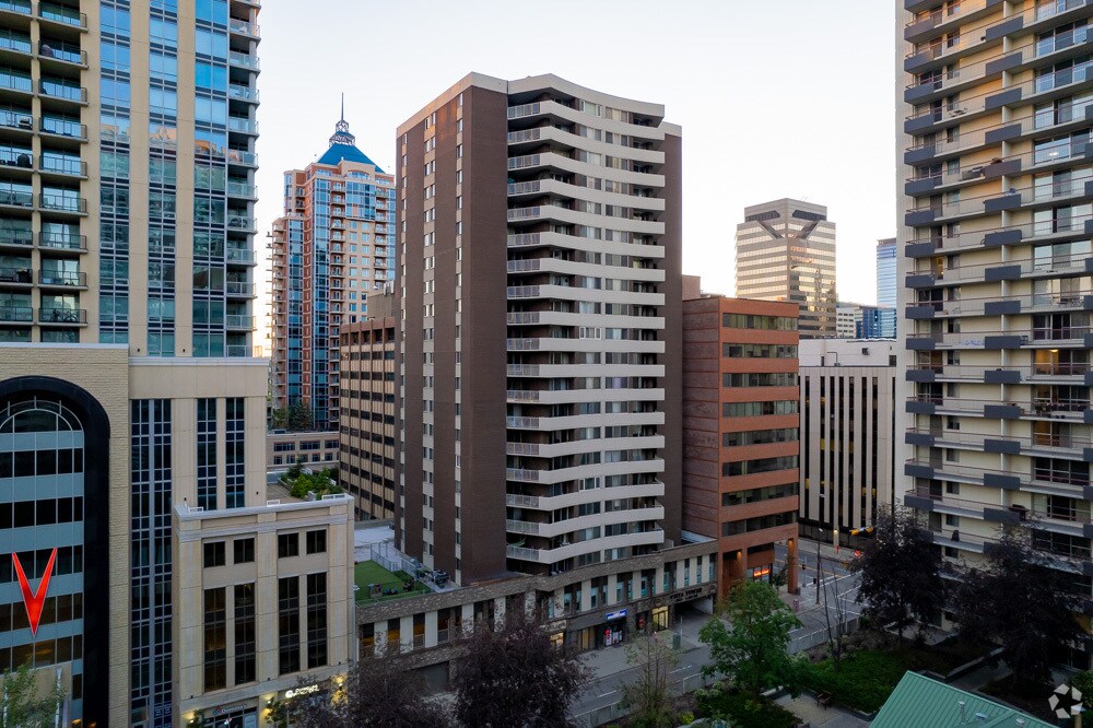 912 6th Ave SW, Calgary, AB for sale Primary Photo- Image 1 of 1