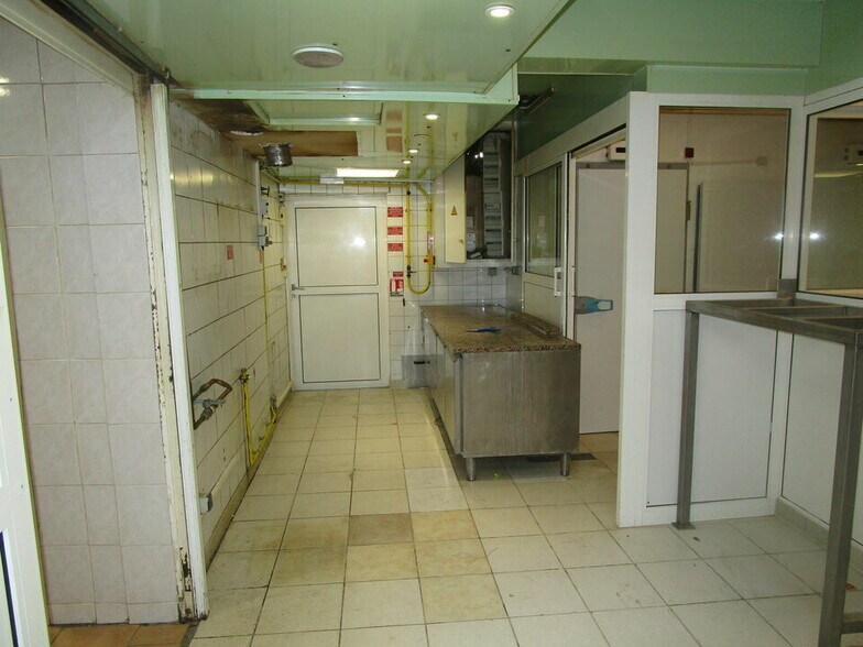 Retail in Chalon-sur-Saône for sale - Interior Photo - Image 3 of 6