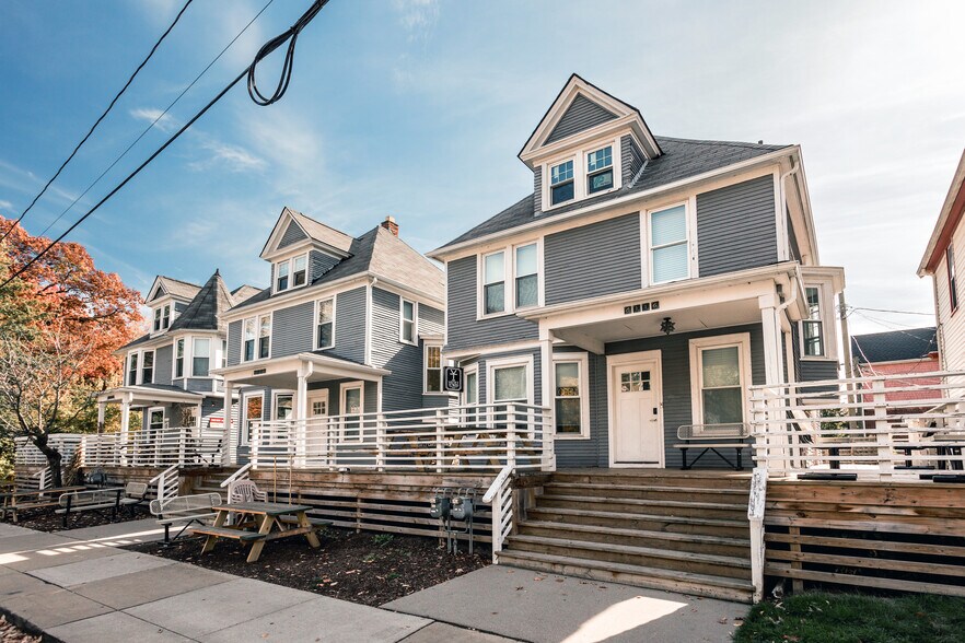 8116 Kercheval St, Detroit, MI à vendre - Photo du bâtiment - Image 3 de 18