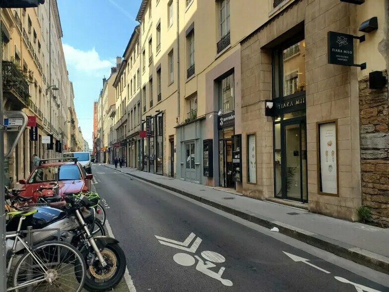Commerce de détail dans Lyon à louer - Photo du bâtiment - Image 3 de 3