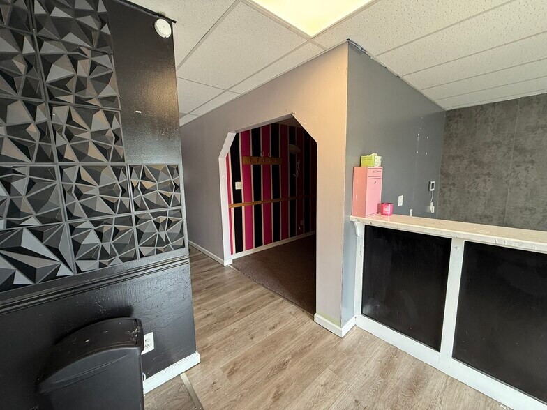 2230 Pine Ave, Niagara Falls, NY à louer - Photo du bâtiment - Image 2 de 14