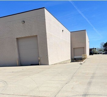 44621 Morley Dr, Clinton Township, MI à louer - Photo du bâtiment - Image 2 de 4