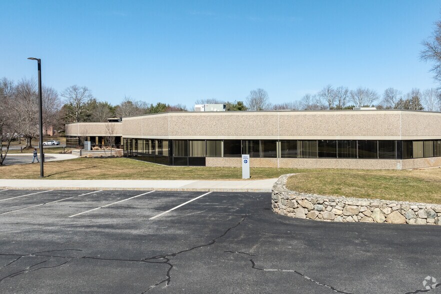 200 Foxborough Blvd, Foxborough, MA for lease - Building Photo - Image 1 of 5