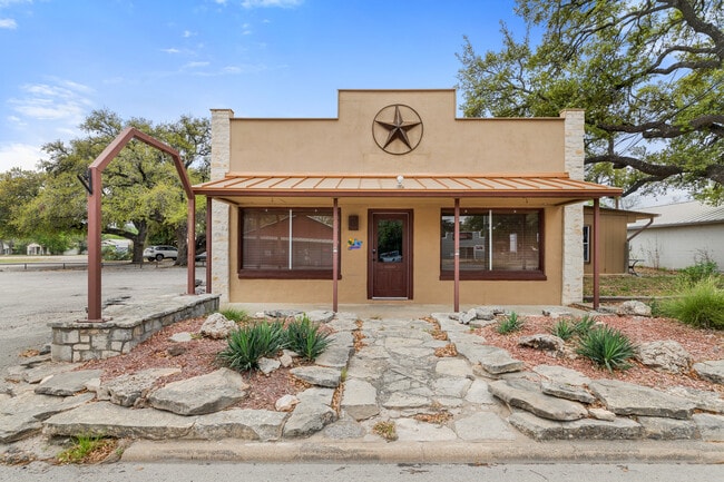 Plus de détails pour 807 Main St, Blanco, TX - Bureau à vendre