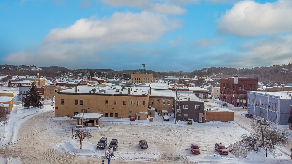 100-106 S Main st, Ishpeming, MI à vendre - Photo du bâtiment - Image 2 de 85