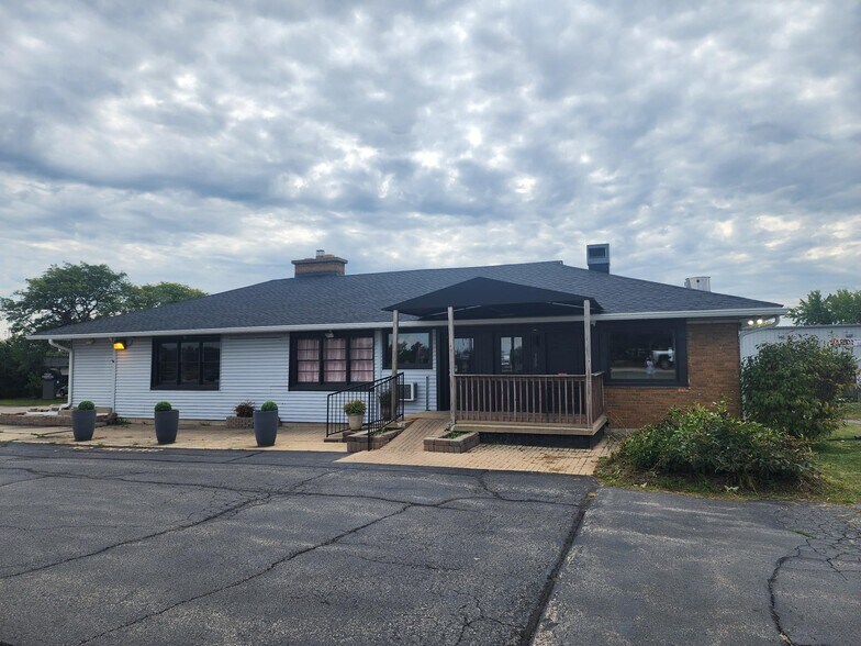 500 Lark St, Geneva, IL for sale - Building Photo - Image 2 of 5