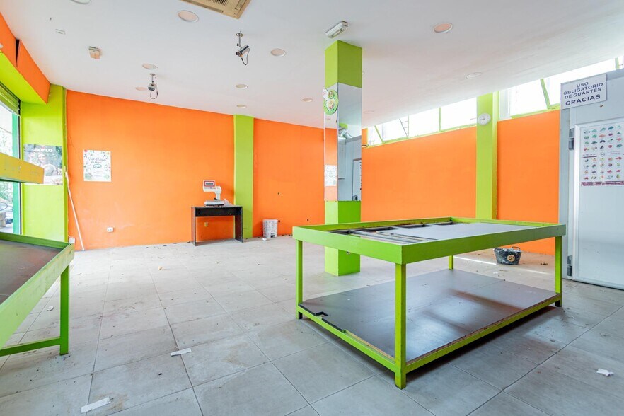 Calle Fermín Caballero, 7, Madrid, Madrid for lease - Interior Photo - Image 3 of 16