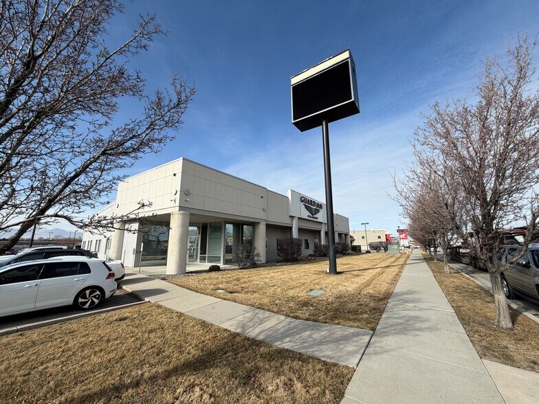 10888 S 300 W, South Jordan, UT à vendre - Photo du bâtiment - Image 2 de 5