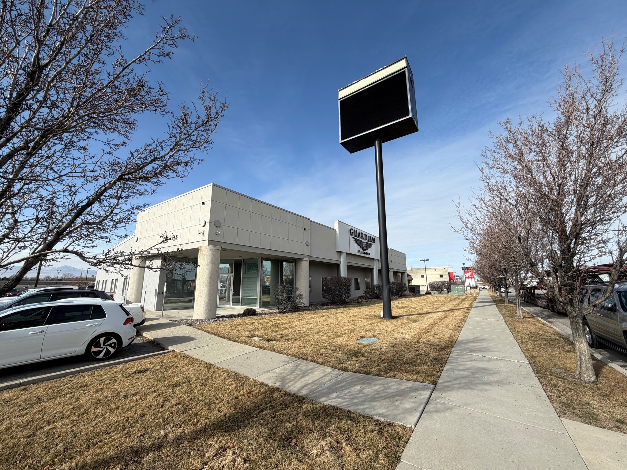 South Jordan Office/Showroom portfolio of 2 properties for sale on LoopNet.ca Primary Photo- Image 1 of 3