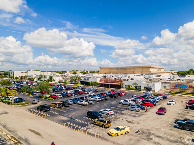 1675 W 49th St, Hialeah, FL for lease - Aerial - Image 2 of 11