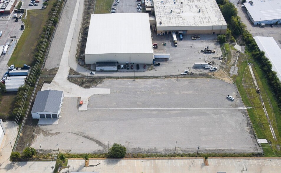 8720 South Fwy, Fort Worth, TX for lease - Building Photo - Image 3 of 8