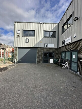 Plus de détails pour Central Ave, West Molesey - Industriel à louer