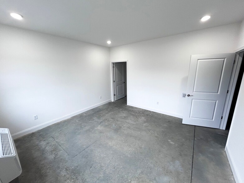 405 Red Squirrel St, Bowling Green, KY for sale - Interior Photo - Image 3 of 6