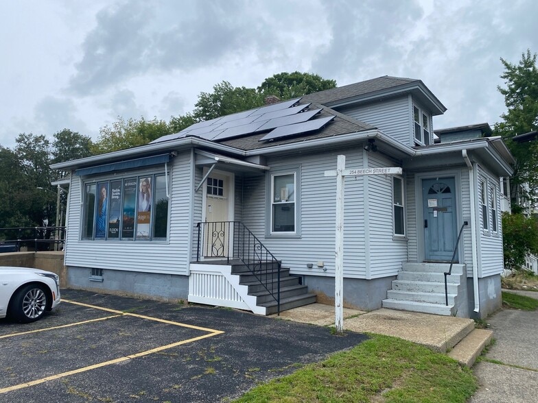 254 Beech St, Manchester, NH à louer - Photo du bâtiment - Image 2 de 9