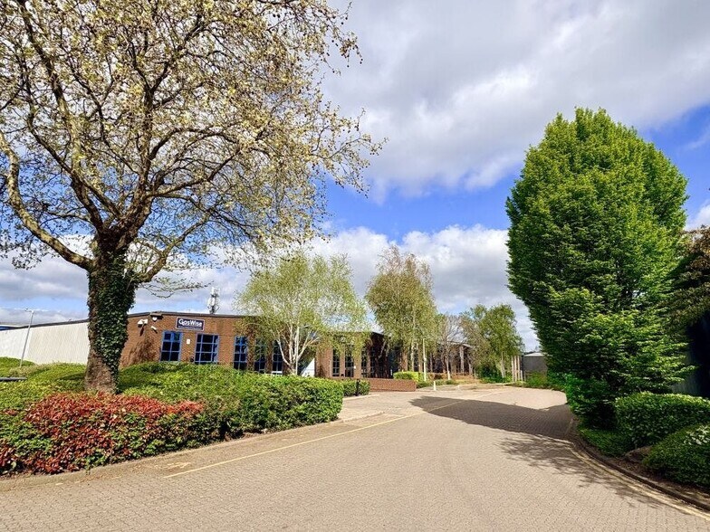 Wates Way, Banbury à louer - Photo du bâtiment - Image 3 de 6