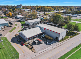 Plus de détails pour 107 Caroline Dr, Bloomington, IL - Industriel à vendre