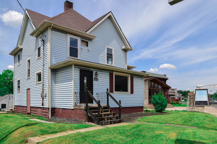 2403 Cleveland Ave NW, Canton, OH for sale - Building Photo - Image 1 of 1