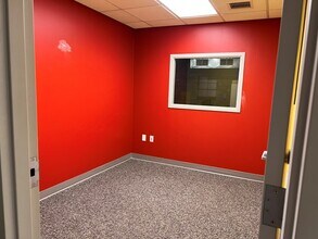 1112-1128 Broadway St, Quincy, IL for lease Interior Photo- Image 2 of 8